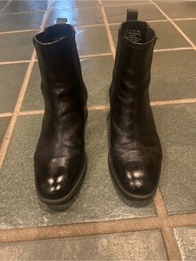 Kenneth Cole-Leather Chelsea Boots